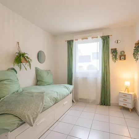 Апартаменты Les Jardins D'aunis-2 By Interhome